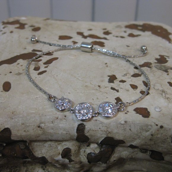 Guess Jewelry - NWOT Guess silver rhinestone bracelet